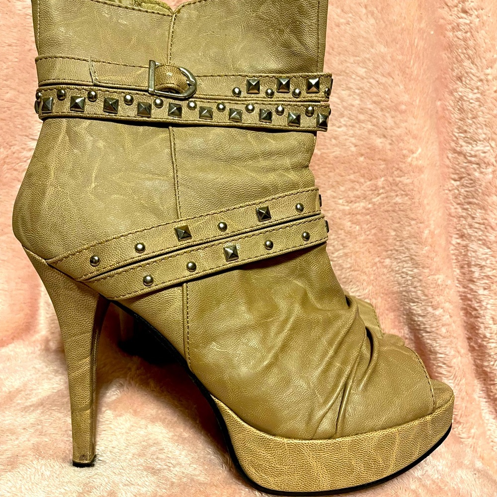 Womens heel boots